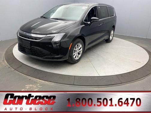 Diamond Black 2027 Chrysler Pacifica SELECT