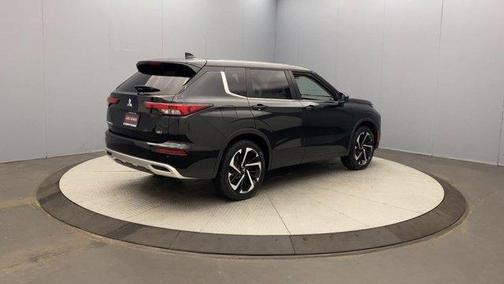 2022 Mitsubishi Outlander SE Launch Edition