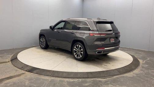 2022 Jeep Grand Cherokee Overland