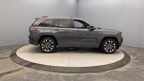 2022 Jeep Grand Cherokee Overland