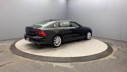 2018 Volvo S90 T6 Momentum