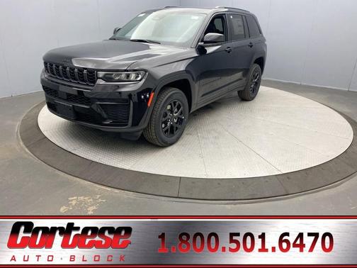 Diamond Black 2026 Jeep Grand Cherokee Laredo