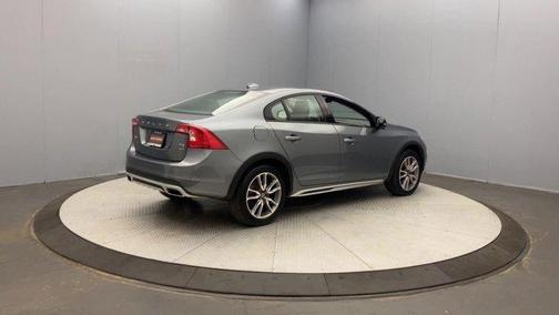 2018 Volvo S60 Cross Country T5