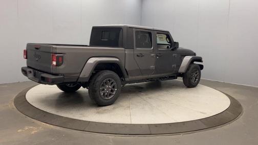 Granite Crystal Clearcoat Metallic 2026 Jeep Gladiator Sport