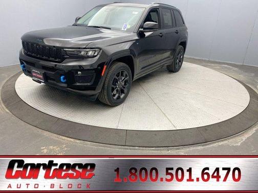 Diamond Black 2024 Jeep Grand Cherokee 4xe Base