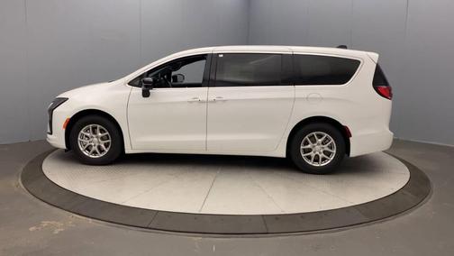 Bright White Clearcoat 2027 Chrysler Pacifica SELECT
