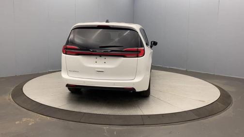 Bright White Clearcoat 2027 Chrysler Pacifica SELECT