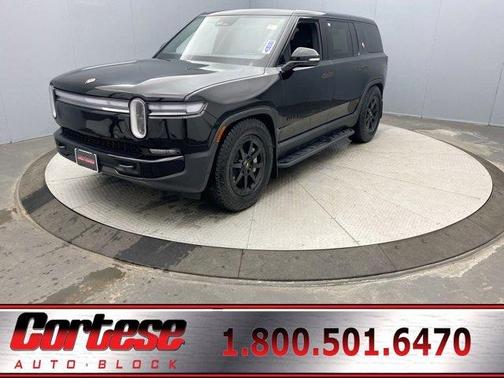 2025 Rivian R1S Adventure