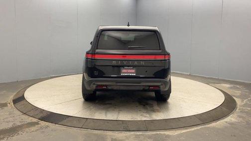 2025 Rivian R1S Adventure