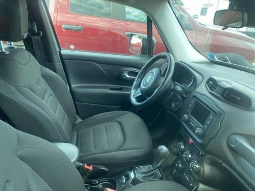 2017 Jeep Renegade Altitude