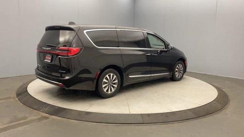2023 Chrysler Pacifica Hybrid Limited