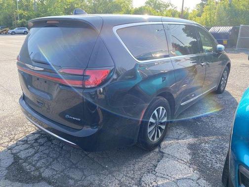 2023 Chrysler Pacifica Hybrid Limited