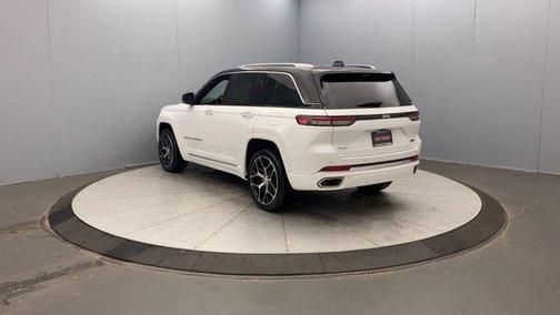 2023 Jeep Grand Cherokee Summit