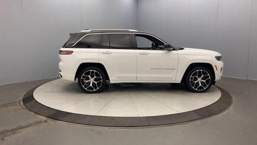 2023 Jeep Grand Cherokee Summit