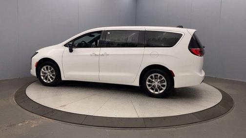 Bright White Clearcoat 2027 Chrysler Pacifica SELECT