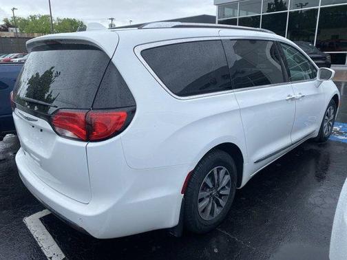 2020 Chrysler Pacifica Touring-L Plus