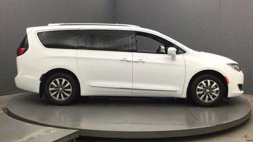 2020 Chrysler Pacifica Touring-L Plus