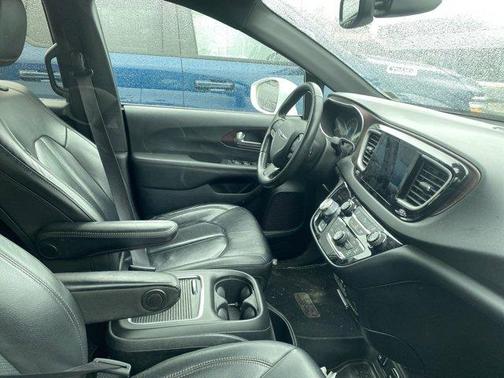 2020 Chrysler Pacifica Touring-L Plus