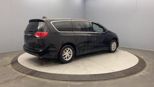 2026 Chrysler Voyager LX