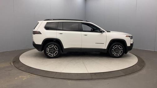 Bright White Clearcoat 2026 Jeep Cherokee LAREDO/LIMITED