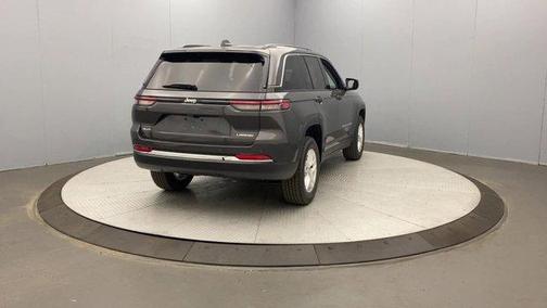 2023 Jeep Grand Cherokee Laredo X