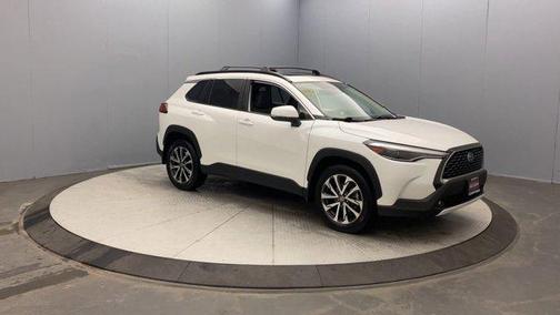 2024 Toyota Corolla Cross XLE