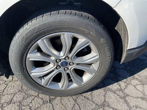 2021 Ford Edge Titanium
