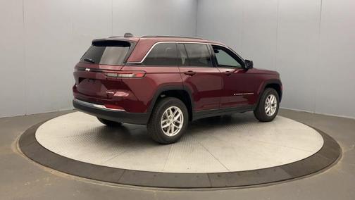 2025 Jeep Grand Cherokee Laredo X
