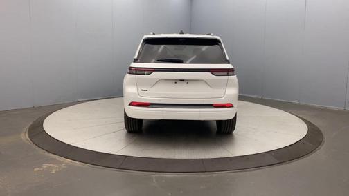 Bright White Clearcoat 2026 Jeep Grand Cherokee Limited