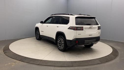 Bright White Clearcoat 2026 Jeep Cherokee LAREDO/LIMITED