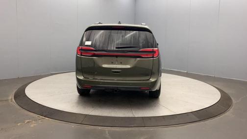 Olive Green Pearlcoat 2027 Chrysler Pacifica LIMITED
