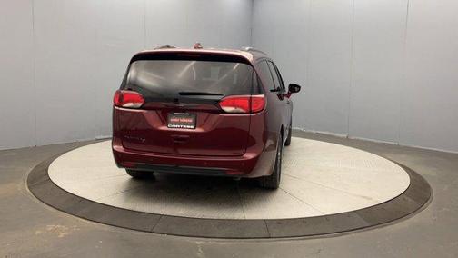 Velvet Red Pearlcoat 2020 Chrysler Pacifica Touring-L