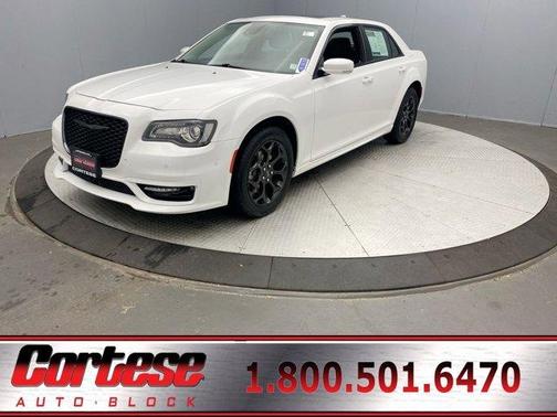 2023 Chrysler 300 Touring L
