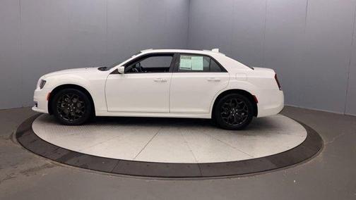 2023 Chrysler 300 Touring L