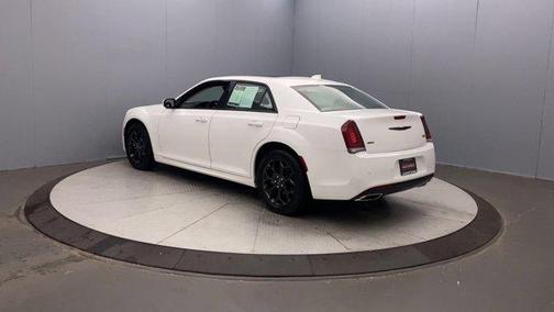 2023 Chrysler 300 Touring L