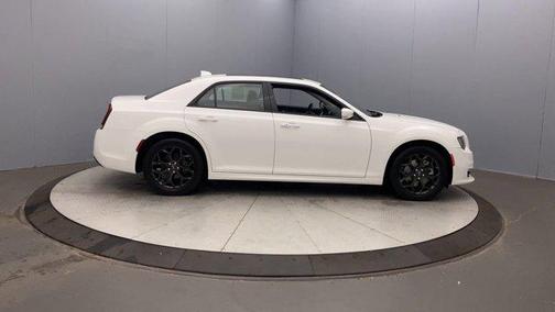 2023 Chrysler 300 Touring L