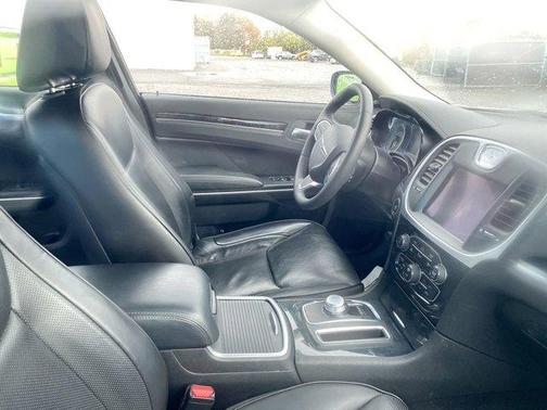 2023 Chrysler 300 Touring L