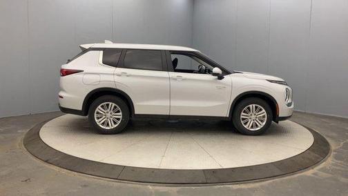 2025 Mitsubishi Outlander