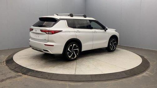 2024 Mitsubishi Outlander SEL Platinum Edition