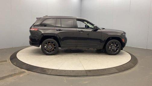 Diamond Black 2023 Jeep Grand Cherokee 4xe Base