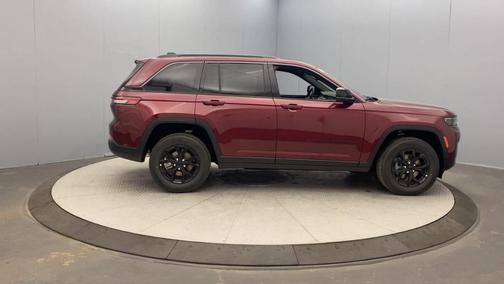 Velvet Red Pearlcoat 2026 Jeep Grand Cherokee Laredo