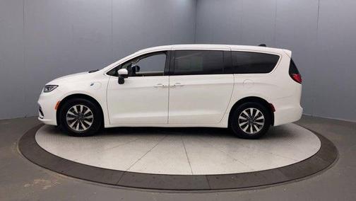 Bright White Clearcoat 2023 Chrysler Pacifica Hybrid Touring L