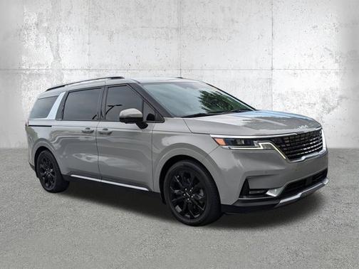2022 Kia Carnival SX