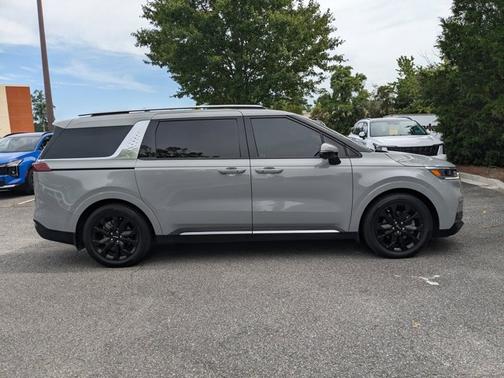 2022 Kia Carnival SX