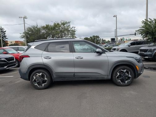 2025 Kia Seltos EX