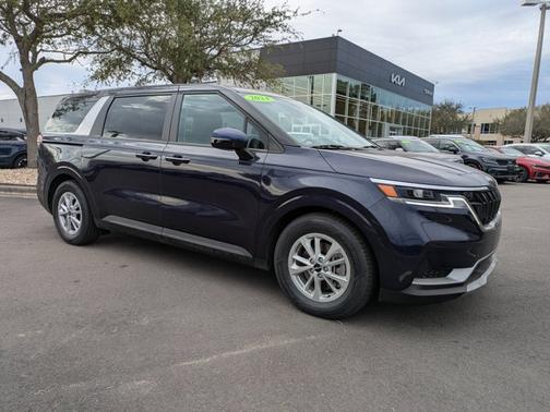 2024 Kia Carnival LX