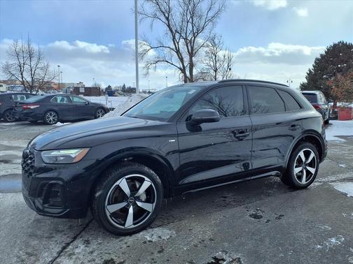 2022 Audi Q5 45 S line Premium Plus