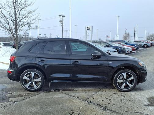 2022 Audi Q5 45 S line Premium Plus