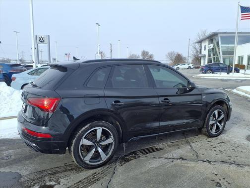 2022 Audi Q5 45 S line Premium Plus