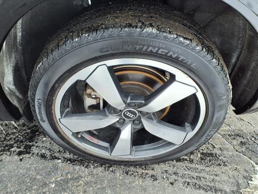 2022 Audi Q5 45 S line Premium Plus